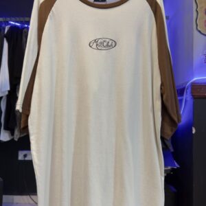 REMERA MNTL CLUB - Mangas marrones